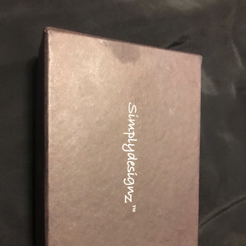 Wine bottle stopper